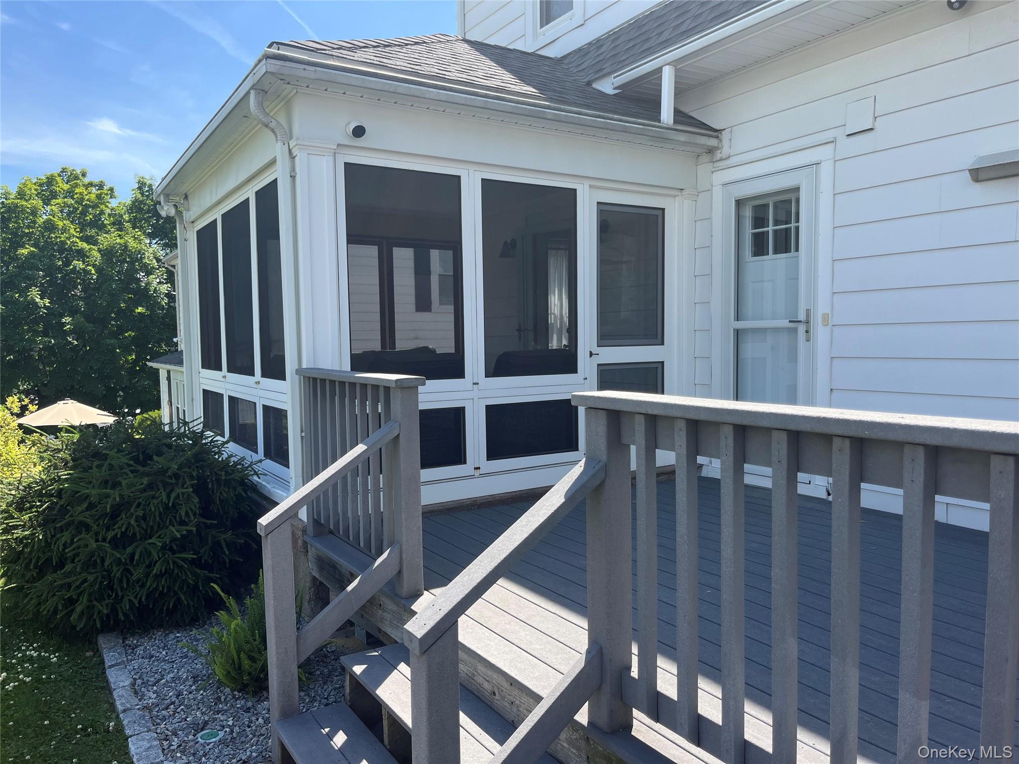16 Sherwood Avenue