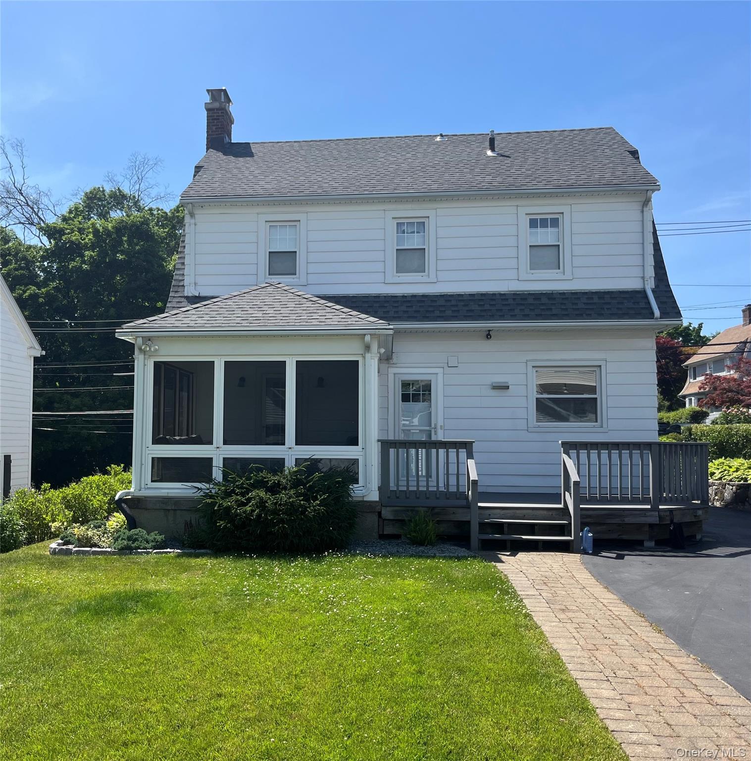 16 Sherwood Avenue
