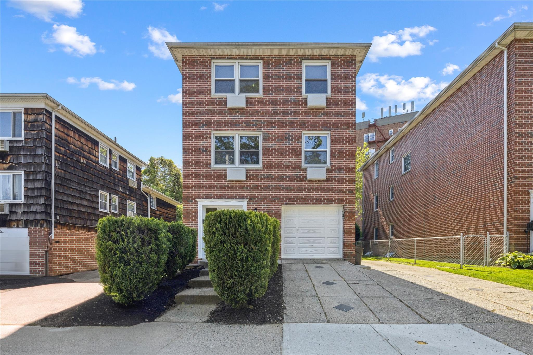W End Drive, Little Neck, Queens, NY - 8 Bedrooms  
5 Bathrooms - 
