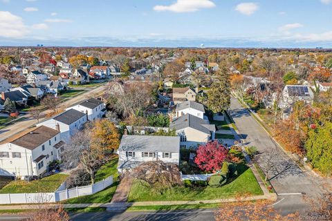 Photo of 603 Foxhurst Road, Baldwin, NY 11510 (MLS # 936408)