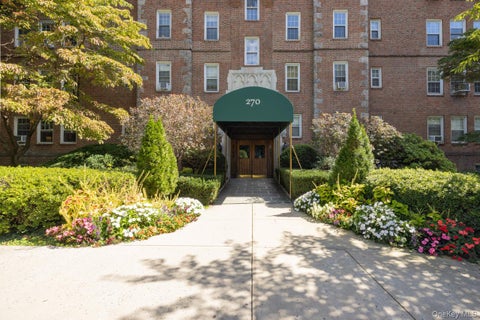 Homes For Sale - 270 Bronxville Road #A51<br/> Bronxville, NY 10708