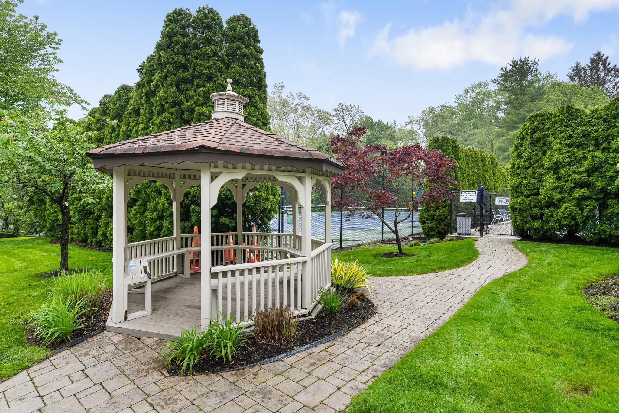 42 Brookridge Road, New Rochelle, New York image 41
