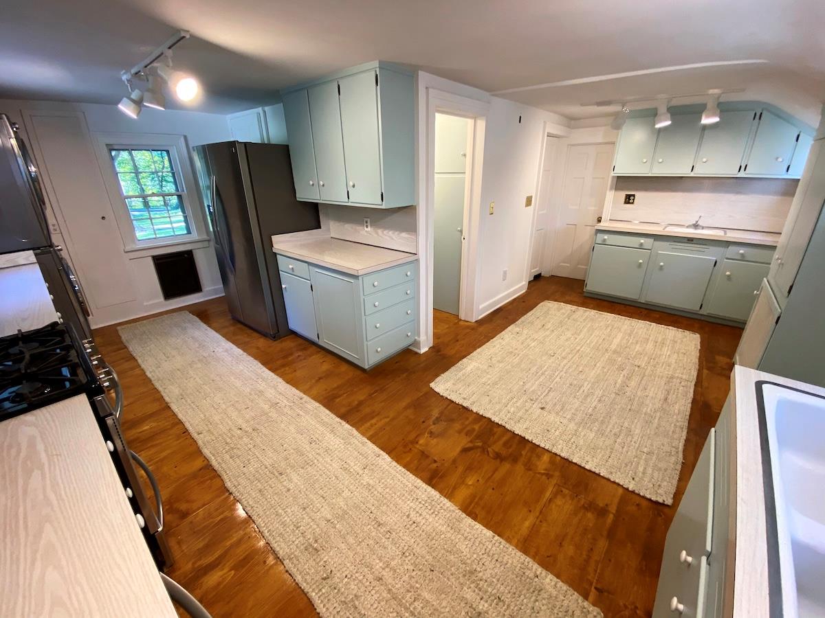 Millbrook, New York 12545, United States, 5 Bedrooms Bedrooms, ,4 BathroomsBathrooms,Residential,Active,136545