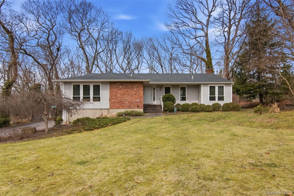 Photo of 39 Lotowana Lane, Stony Brook, NY 11790 (MLS # 975861)