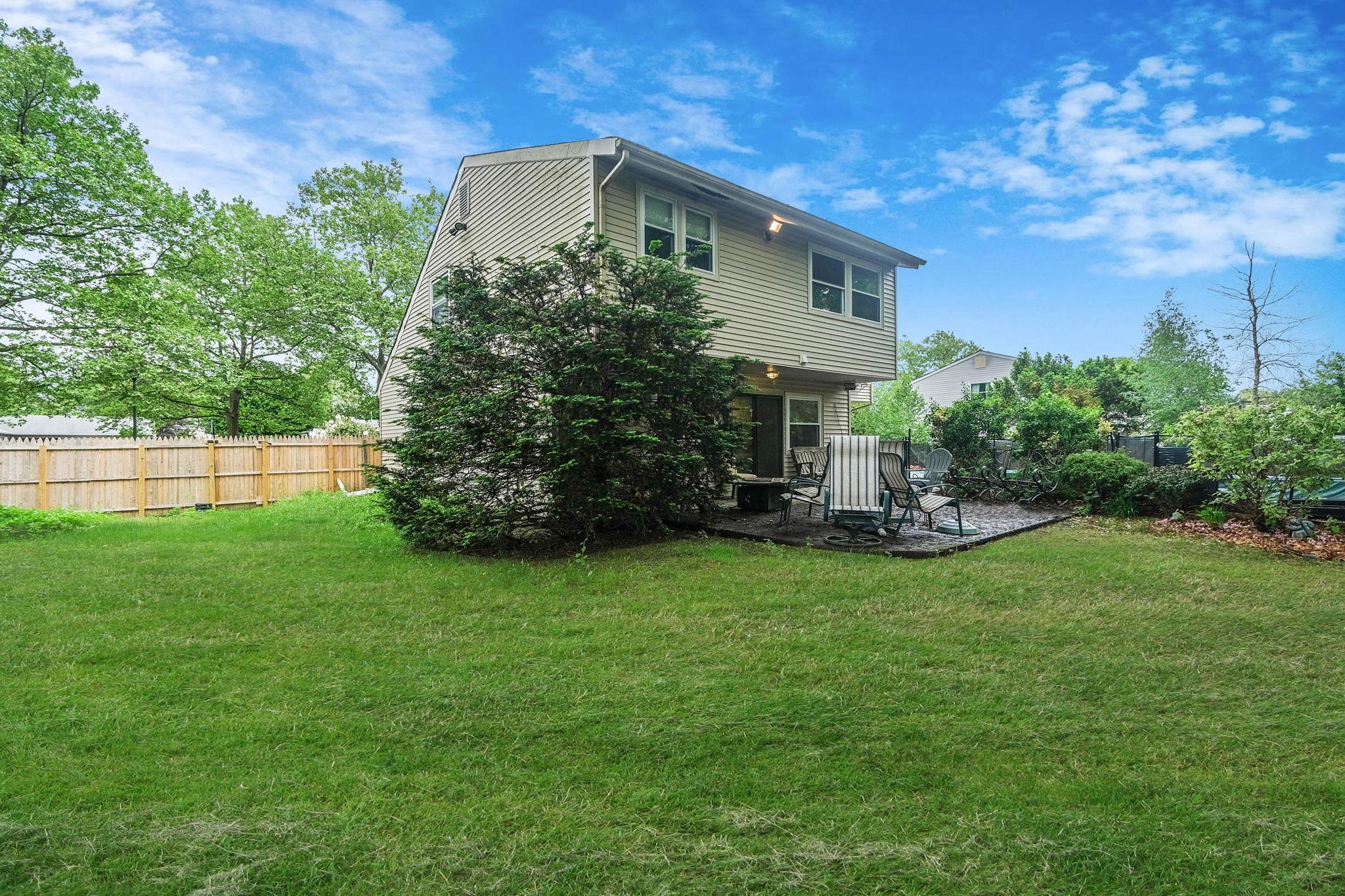 12 Grand Canyon Lane, Coram, New York image 31