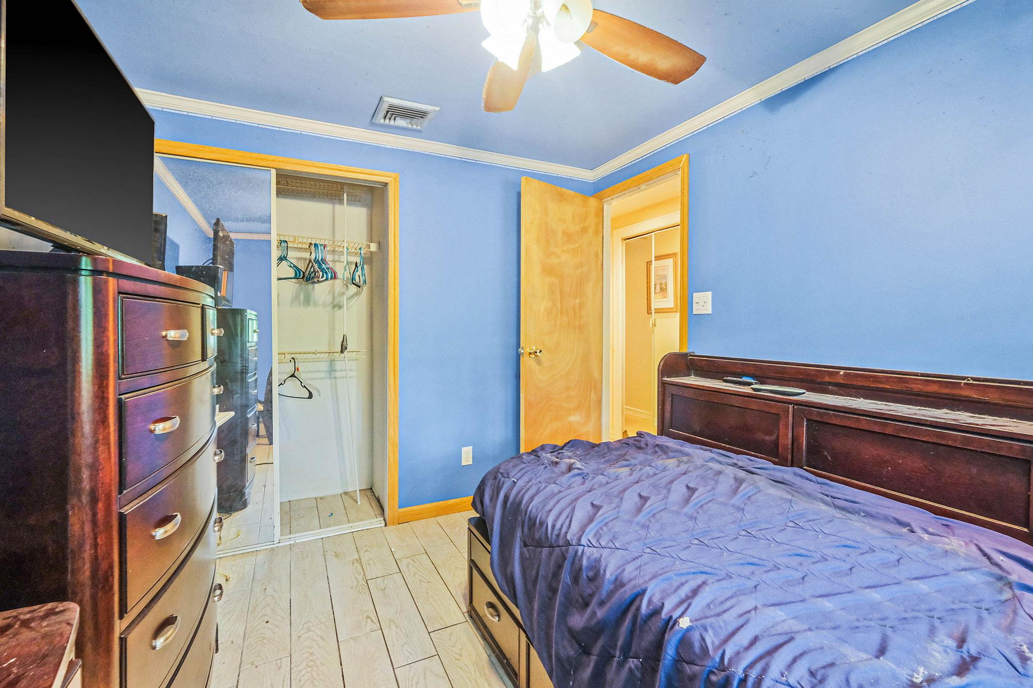 12 Grand Canyon Lane, Coram, New York image 24