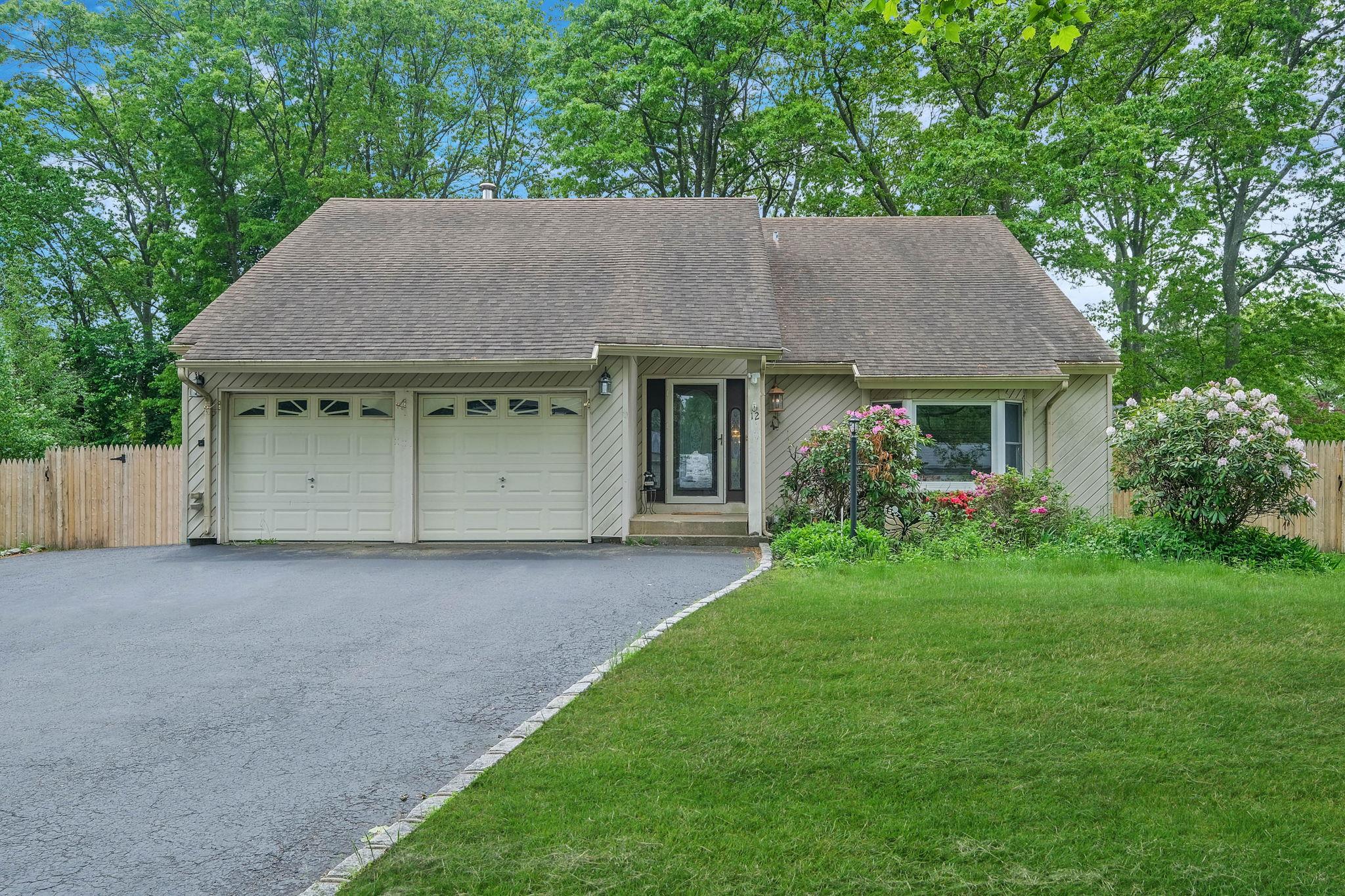 12 Grand Canyon Lane, Coram, New York image 1