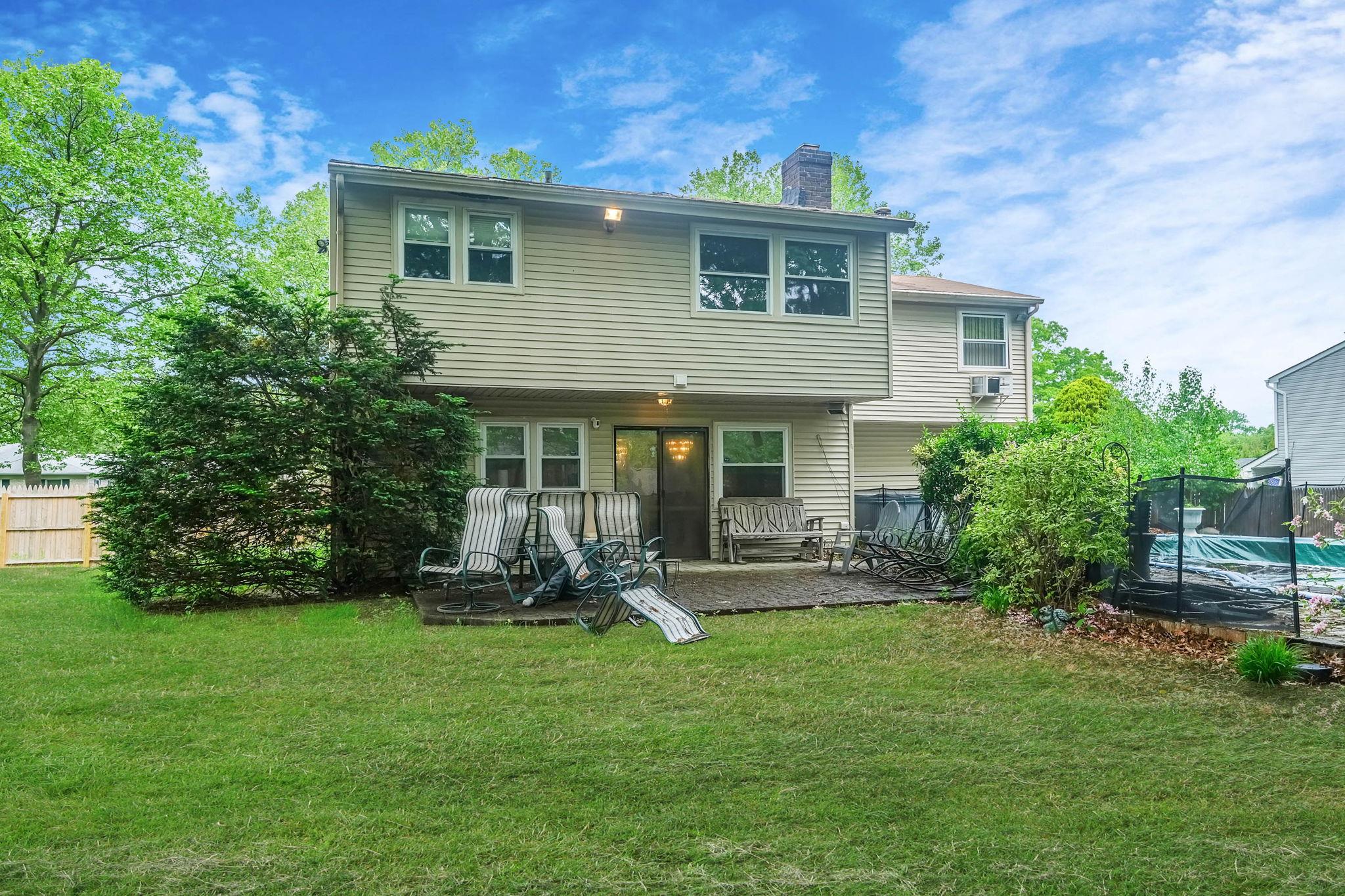 12 Grand Canyon Lane, Coram, New York image 30