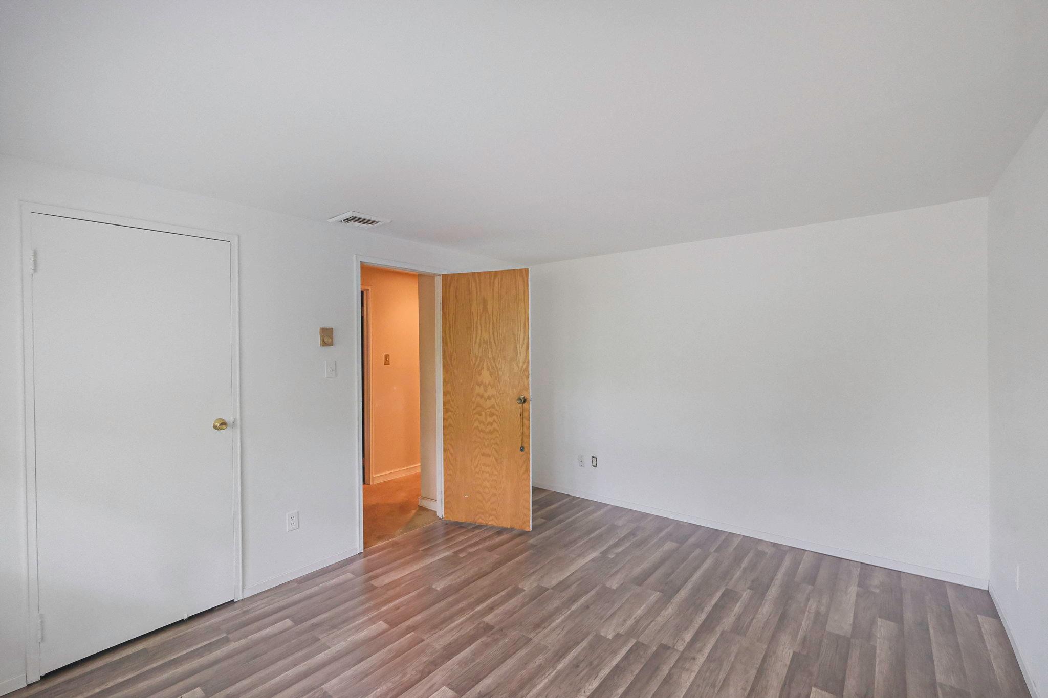 12 Grand Canyon Lane, Coram, New York image 22