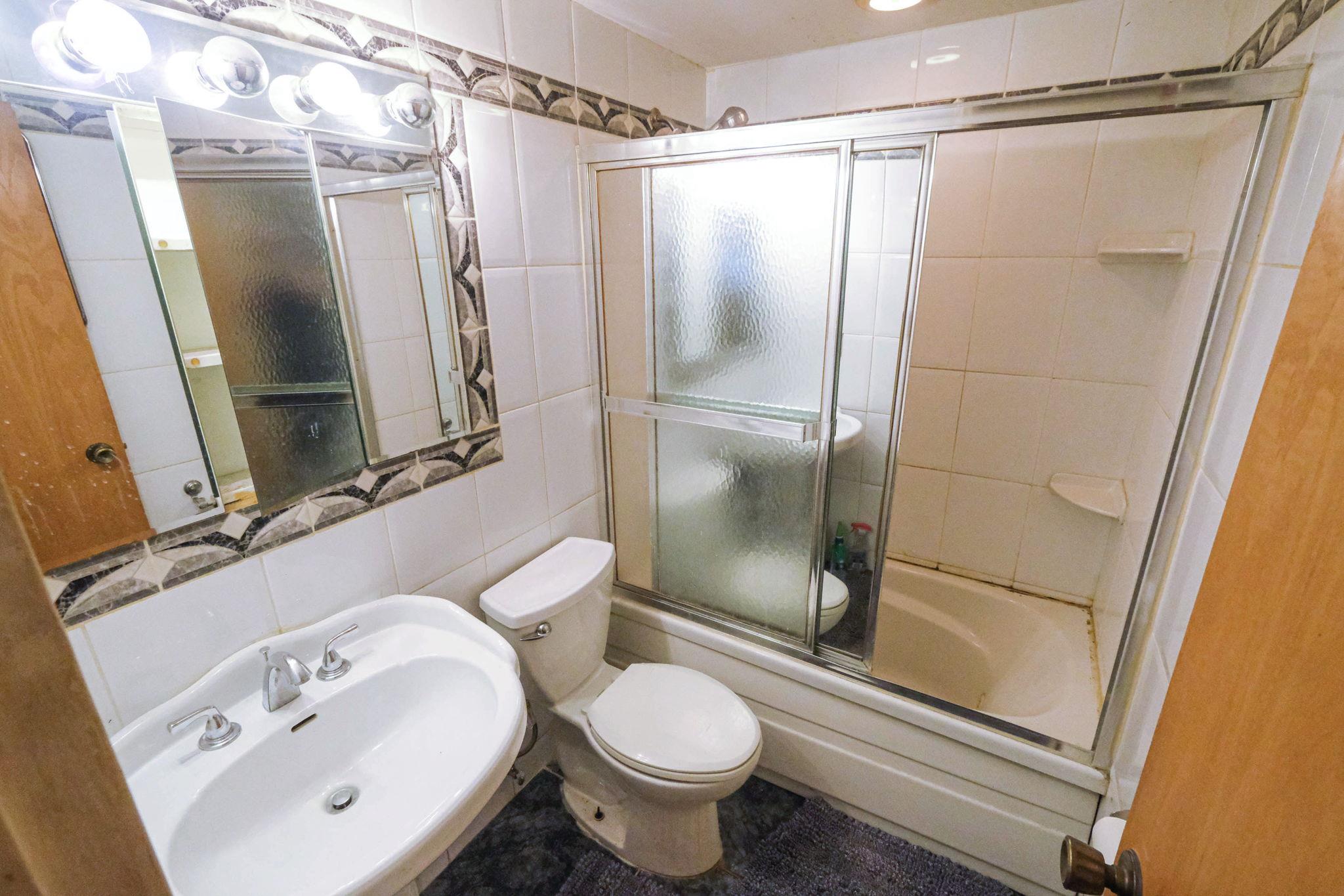 12 Grand Canyon Lane, Coram, New York image 27