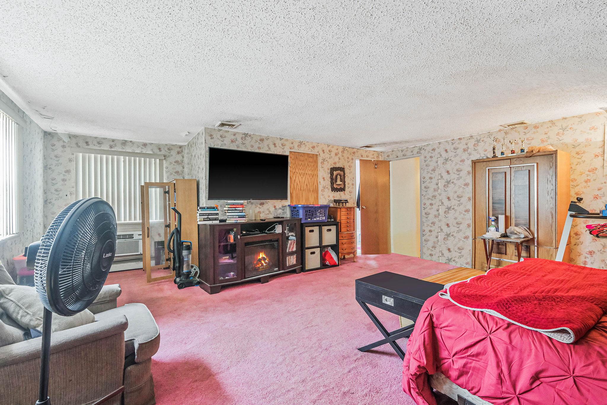 12 Grand Canyon Lane, Coram, New York image 18