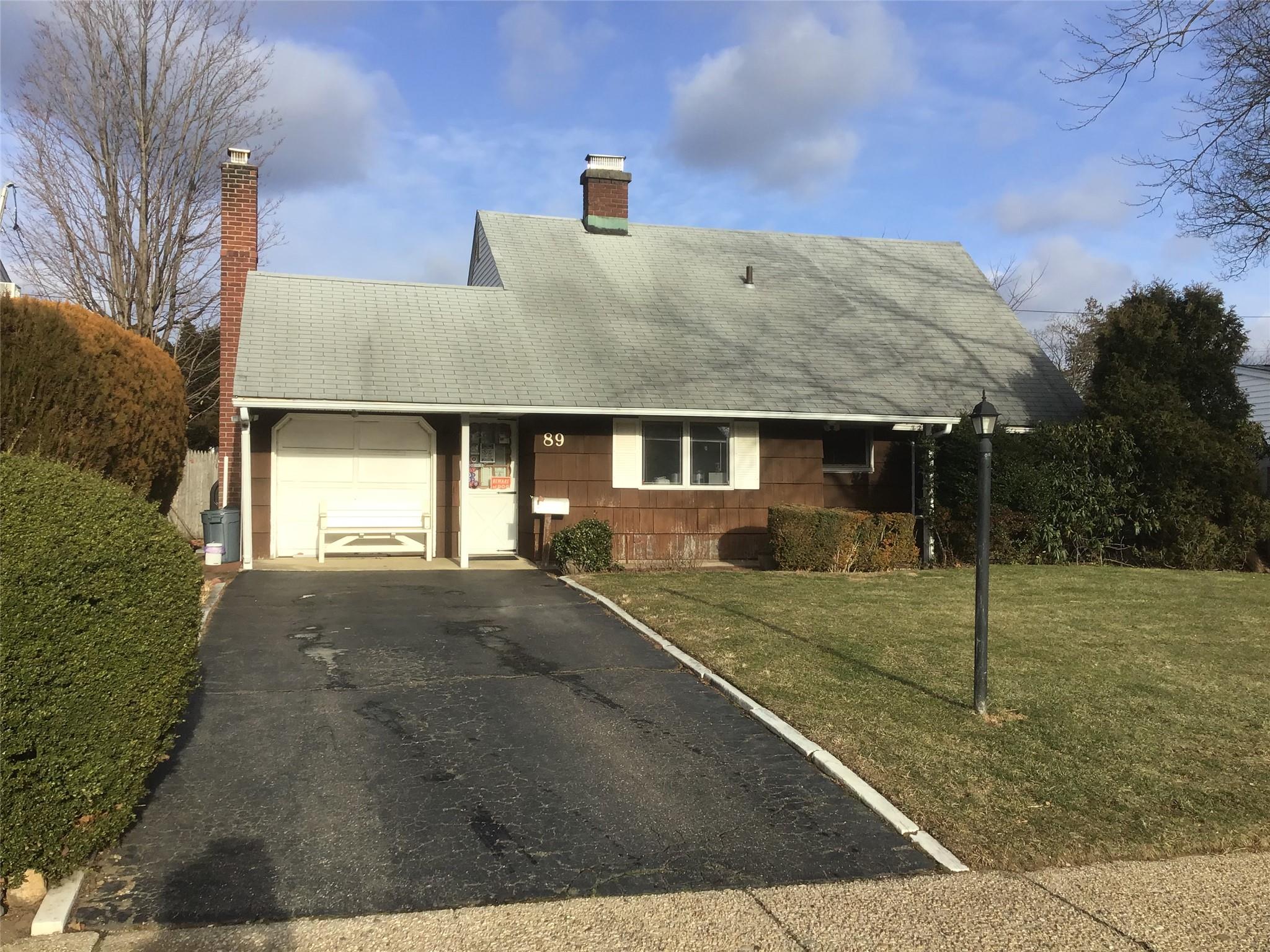 89 Choir Lane Westbury Ln, Westbury, New York image 1