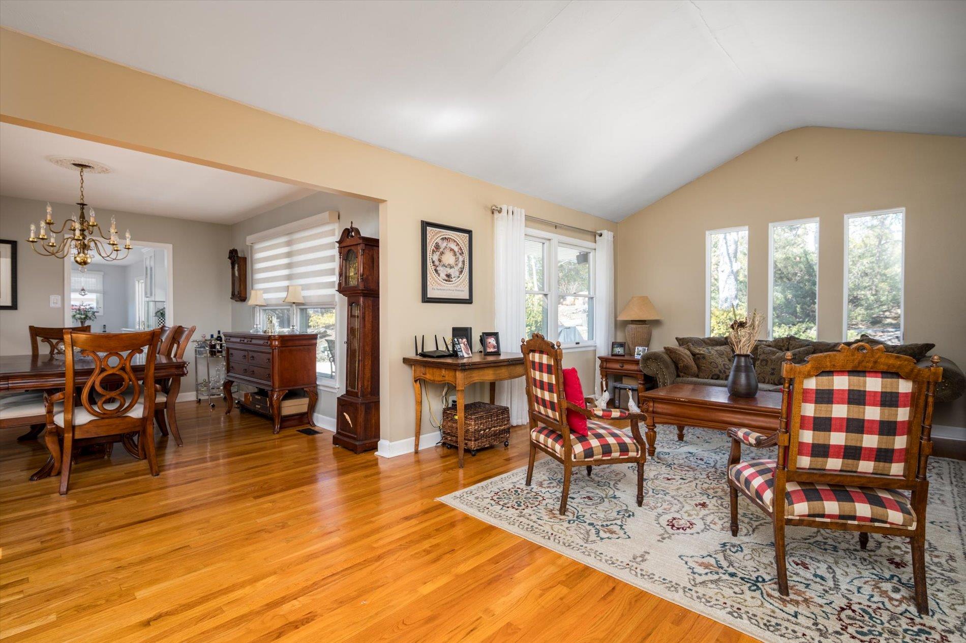 6 Leighton Court, Melville, New York image 18