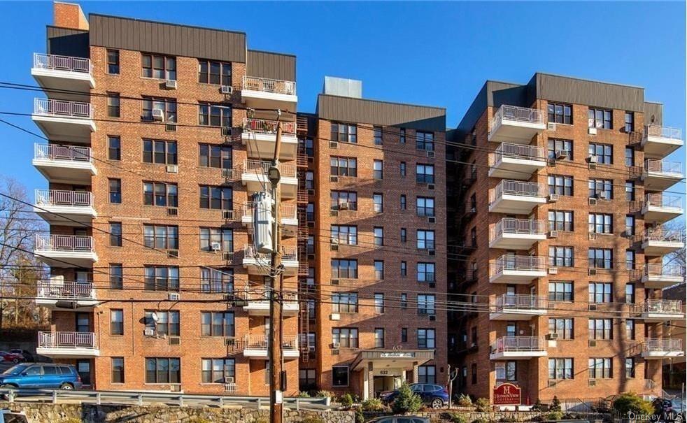 Warburton Avenue 7C, Yonkers, New York - 1 Bedrooms  
1 Bathrooms  
4 Rooms - 