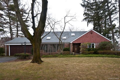 Homes For Rent - 70 Longfellow Road<br/> Nassau County, Great Neck, NY 11023