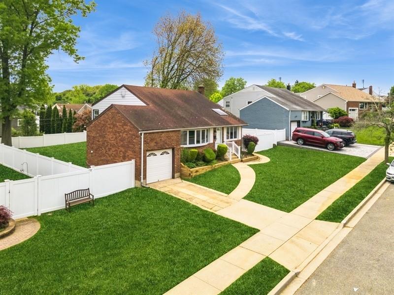 10 Ronnie Lane, Bethpage, New York image 24