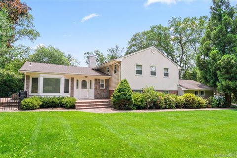 21 Kodiak Drive Woodbury NY 11797