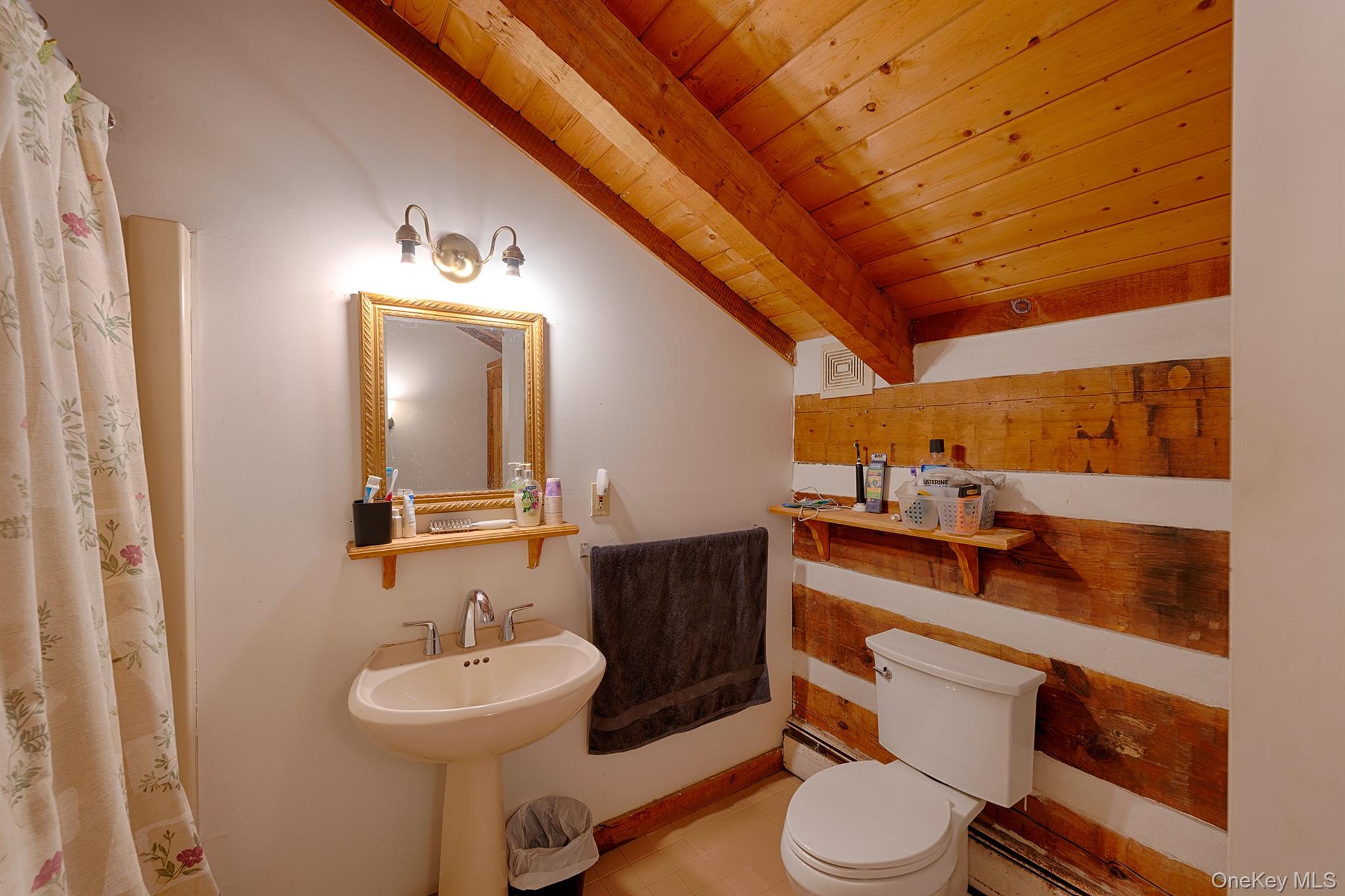 Lagrangeville, New York 12540, United States, 5 Bedrooms Bedrooms, ,4 BathroomsBathrooms,Residential,Active,188917