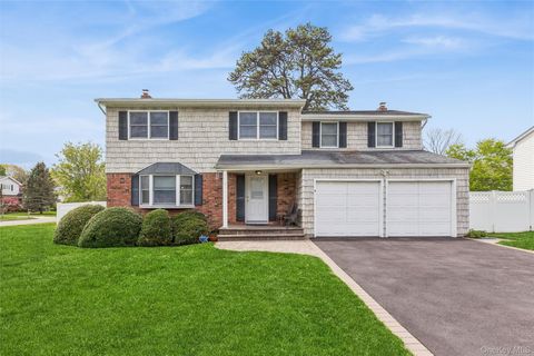 Homes For Sale - 2 Garvey Drive<br/> Hauppauge, NY 11788