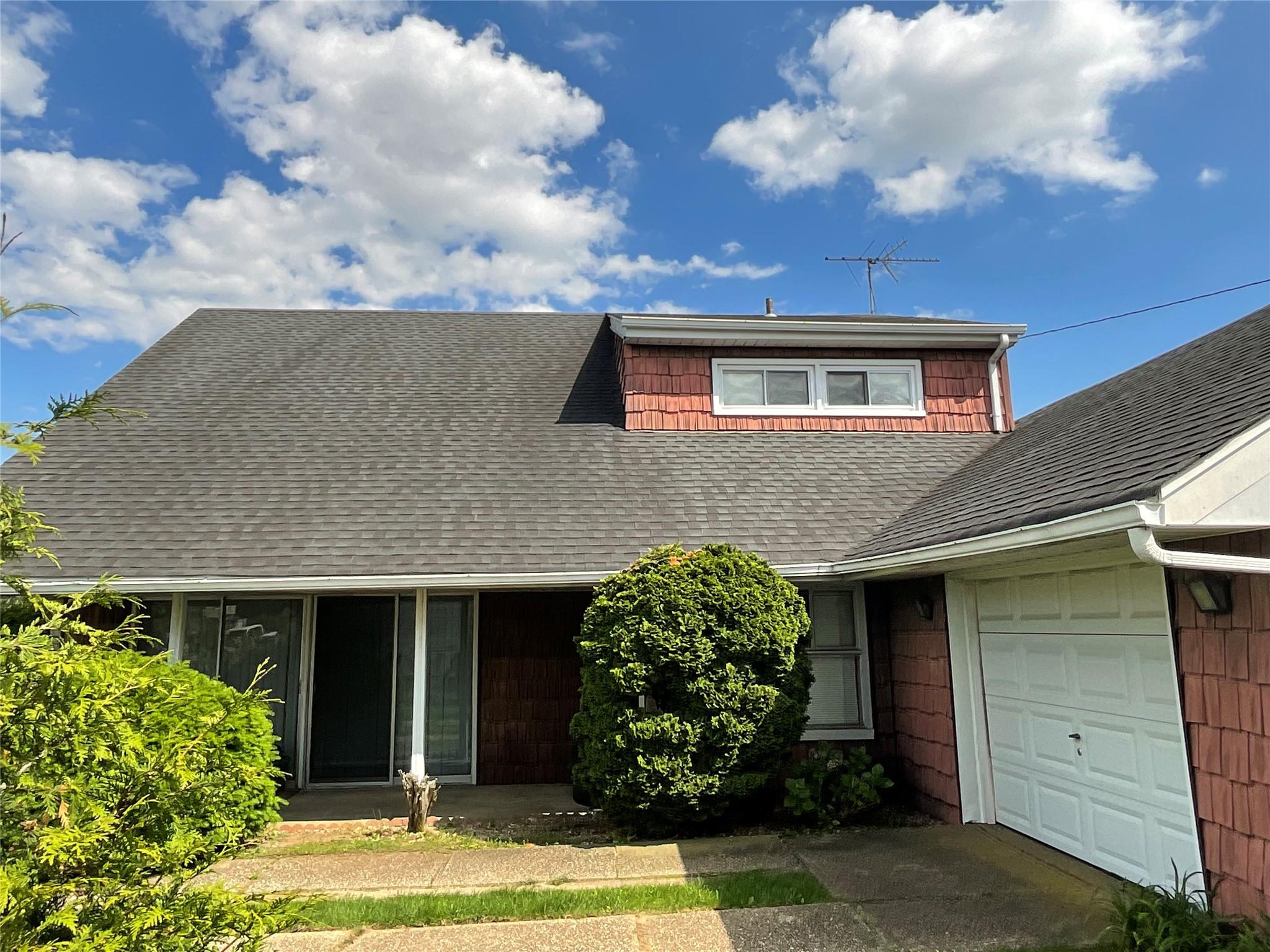 2492 2 Street, East Meadow, New York image 30