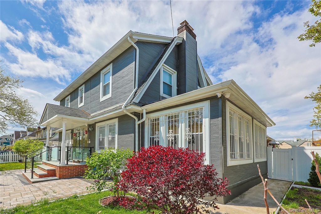 Photo of 32-02 Murray Lane, Flushing, NY 11354 (MLS # 987864)