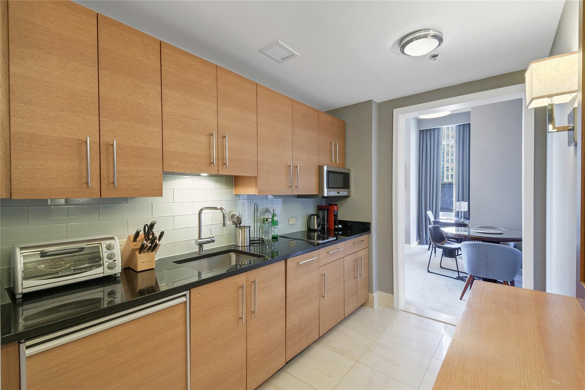 1 Renaissance Square 8E