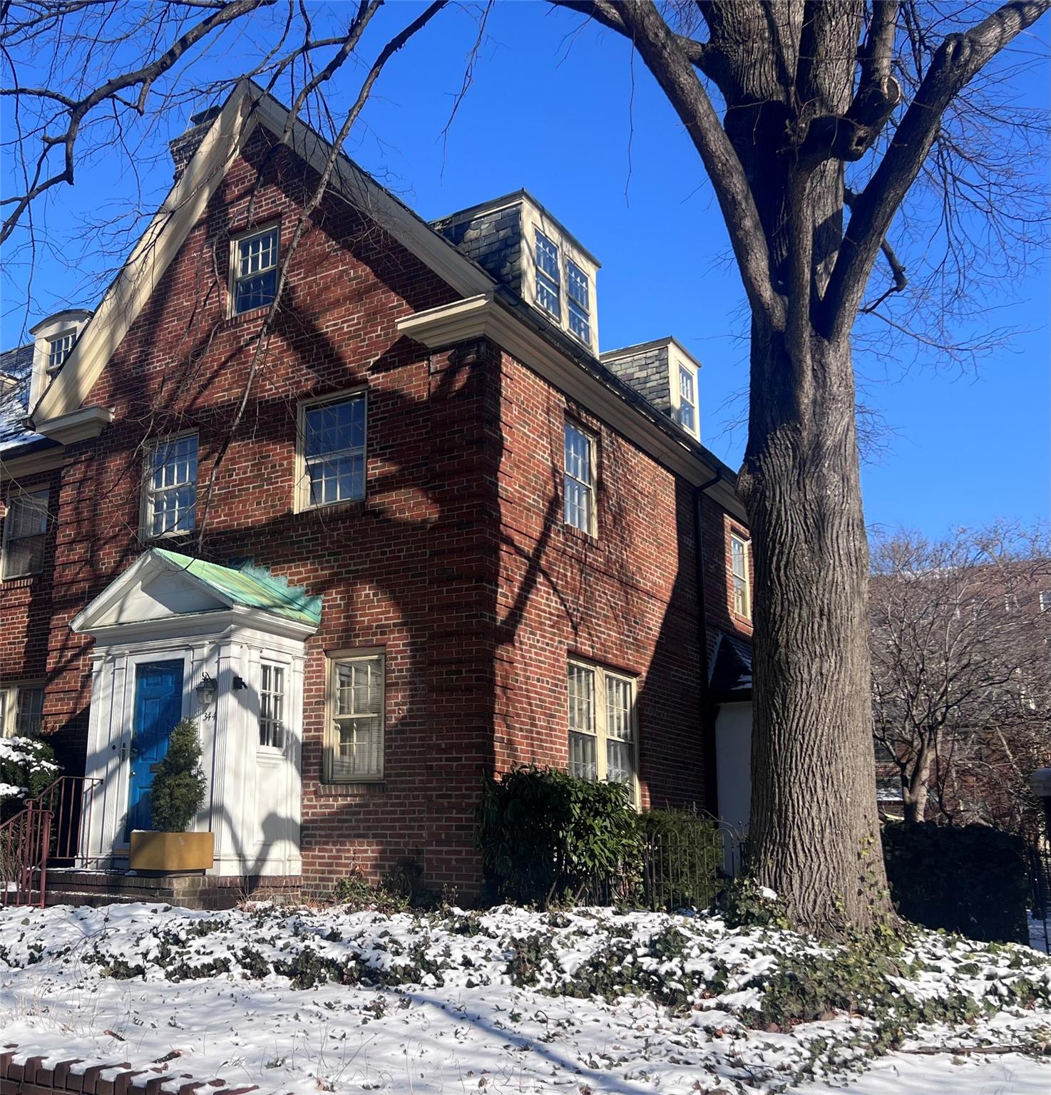 34-41 84 Street, Jackson Heights, New York image 1