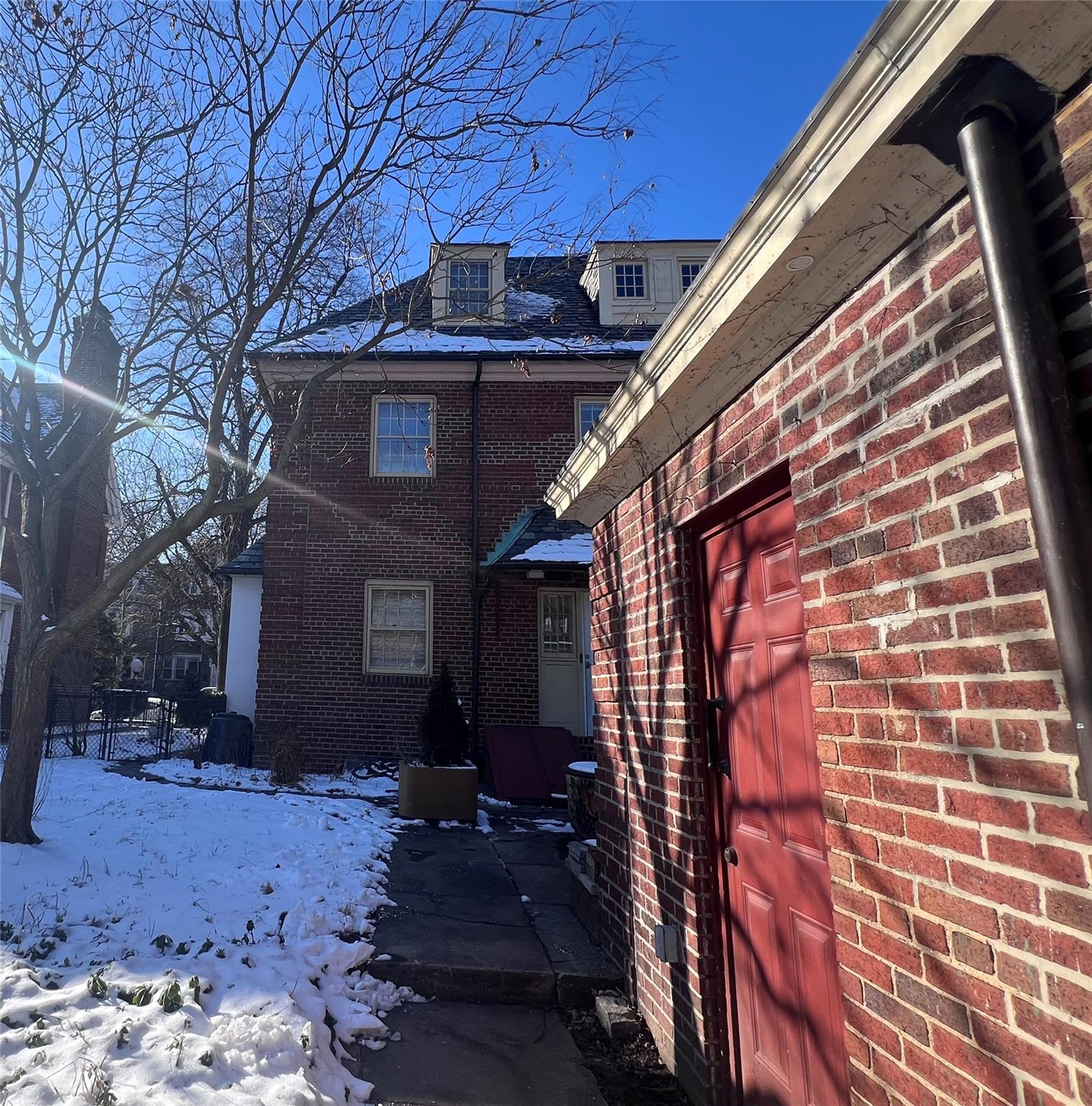34-41 84 Street, Jackson Heights, New York image 4