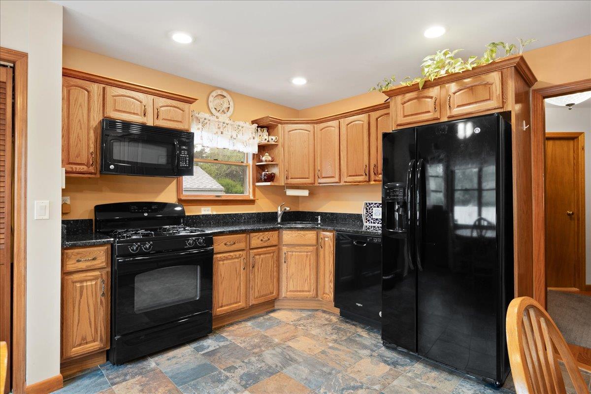 803 Granada Parkway, Lindenhurst, New York image 10