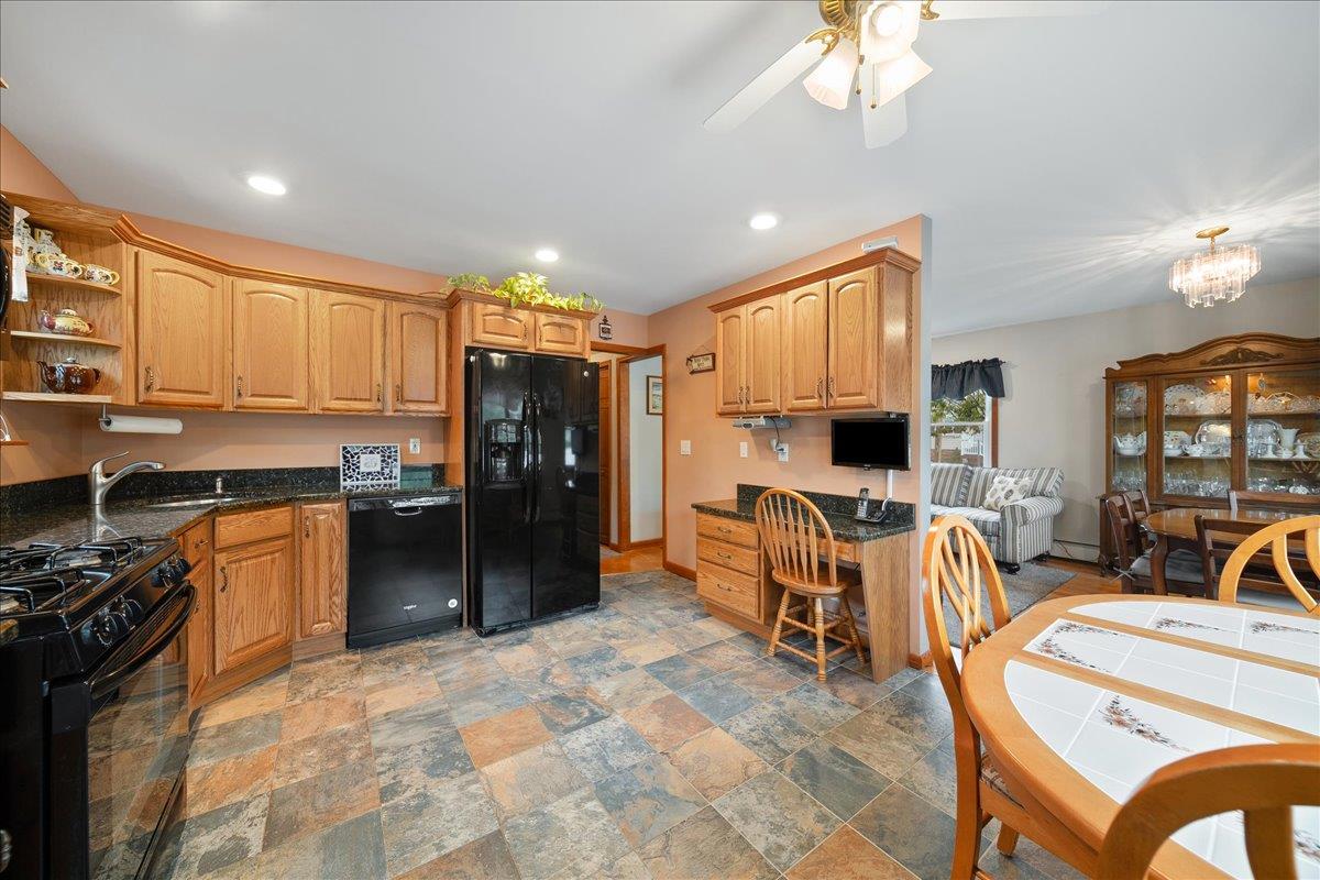 803 Granada Parkway, Lindenhurst, New York image 7