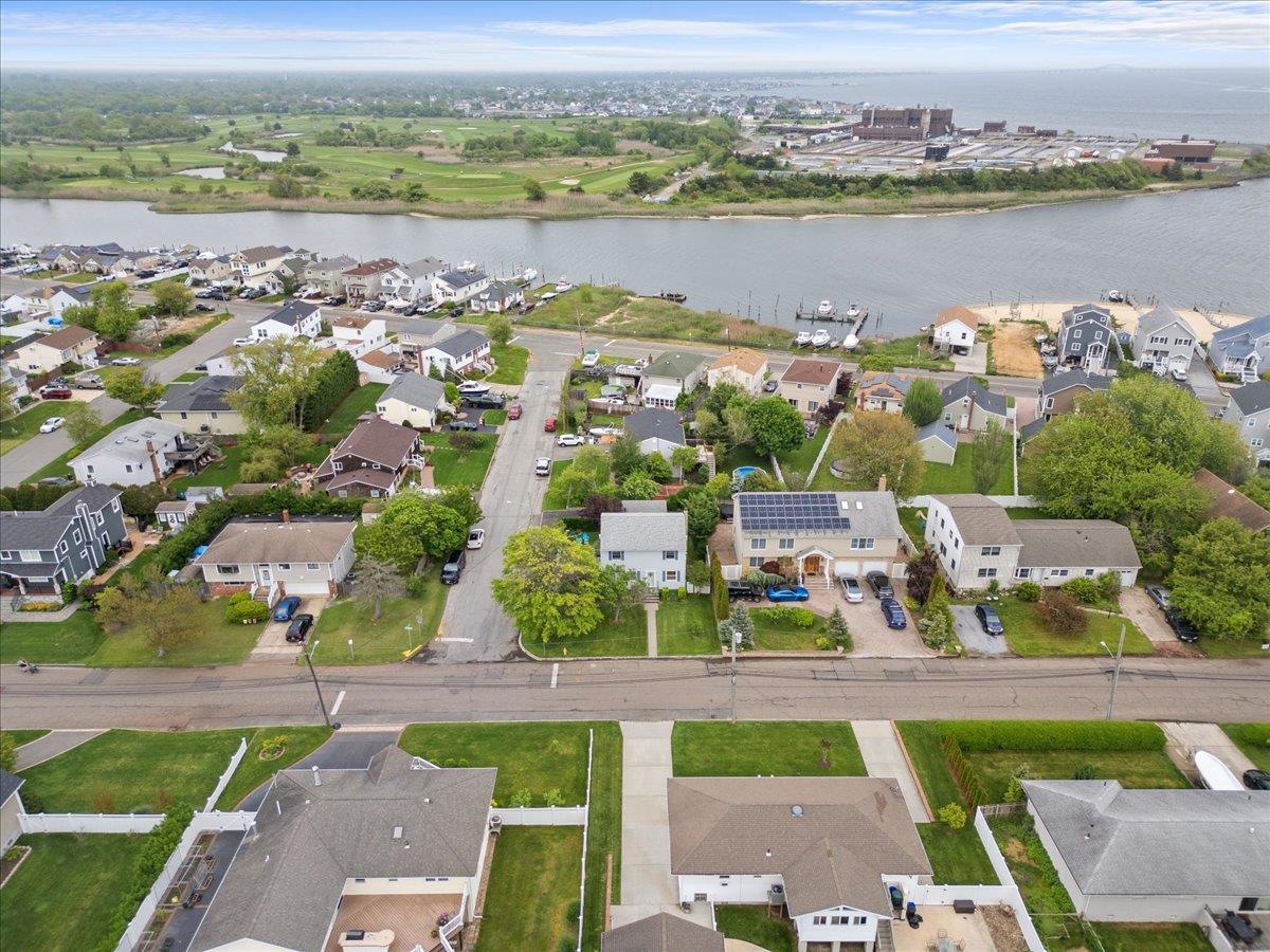 803 Granada Parkway, Lindenhurst, New York image 29