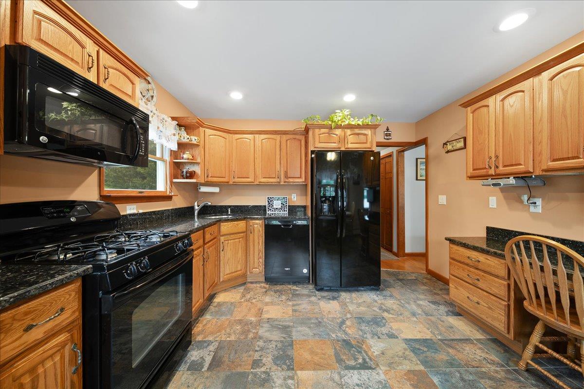 803 Granada Parkway, Lindenhurst, New York image 8