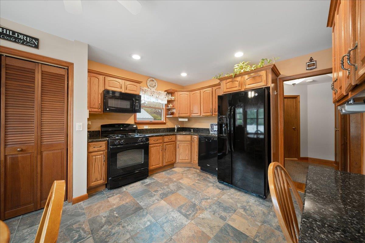 803 Granada Parkway, Lindenhurst, New York image 9