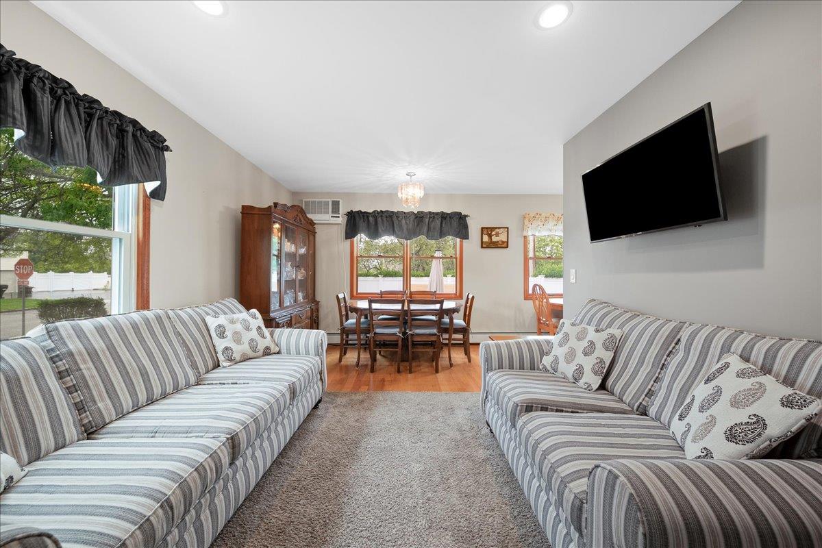 803 Granada Parkway, Lindenhurst, New York image 4