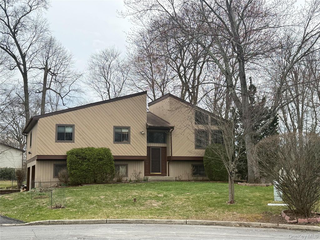 Photo of 973 Tilton Road, Valley Cottage, NY 10989 (MLS # 977746)