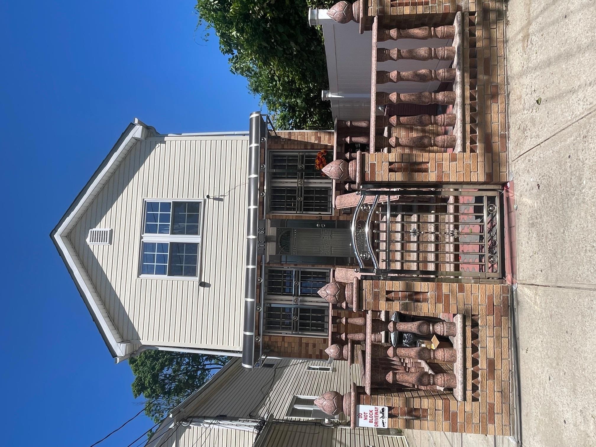 Property for Sale at 105th Avenue, Jamaica, Queens, NY - Bedrooms: 3 
Bathrooms: 3 
Rooms: 7  - $789,000