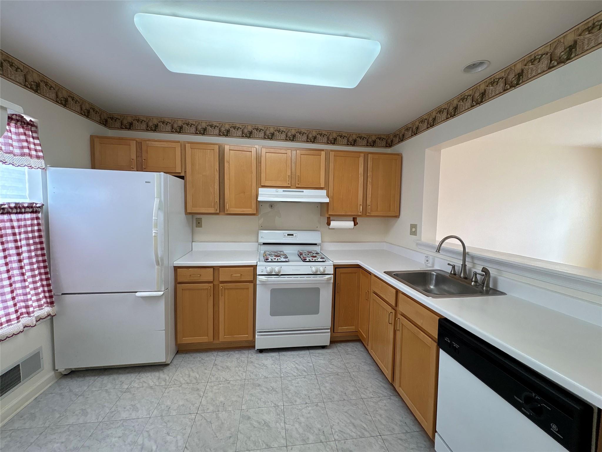 115 Turnberry Court, Poughkeepsie, New York image 9