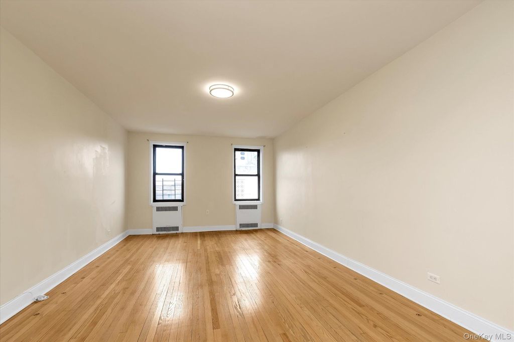 Photo of 92-11 35 Avenue #5E, Jackson Heights, NY 11372 (MLS # 965633)