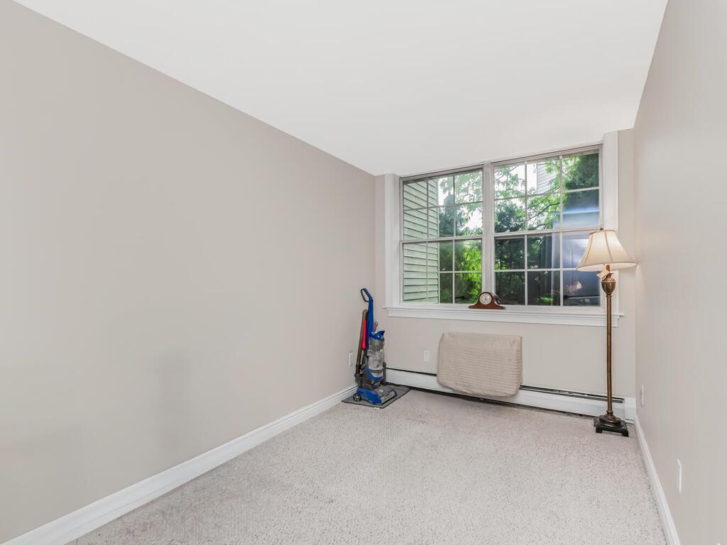117 Sunset Boulevard 10117