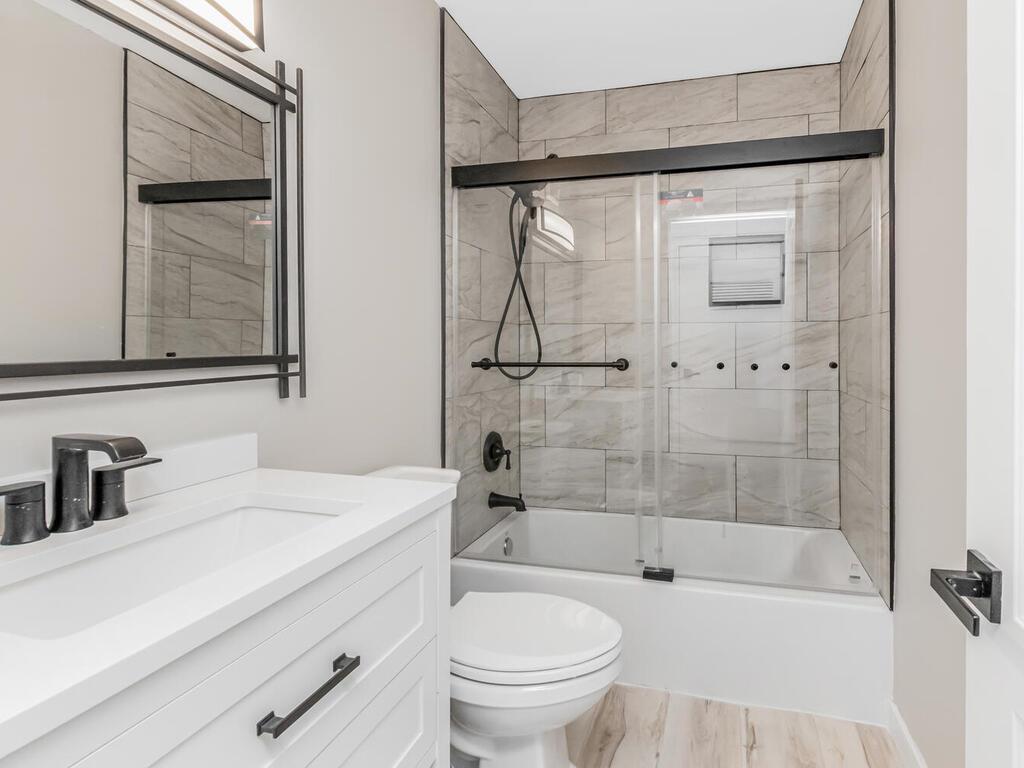 117 Sunset Boulevard 10117
