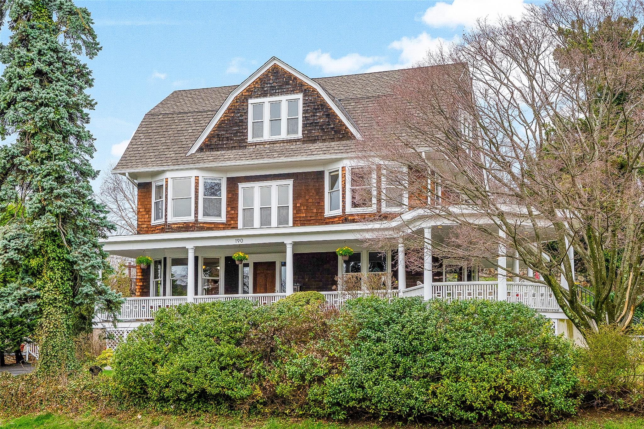Property for Sale at Hamilton Avenue, New Rochelle, New York - Bedrooms: 7 
Bathrooms: 4 
Rooms: 11  - $999,000