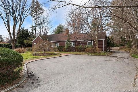 Homes For Sale - 45 Weir Lane<br/> Locust Valley, NY 11560