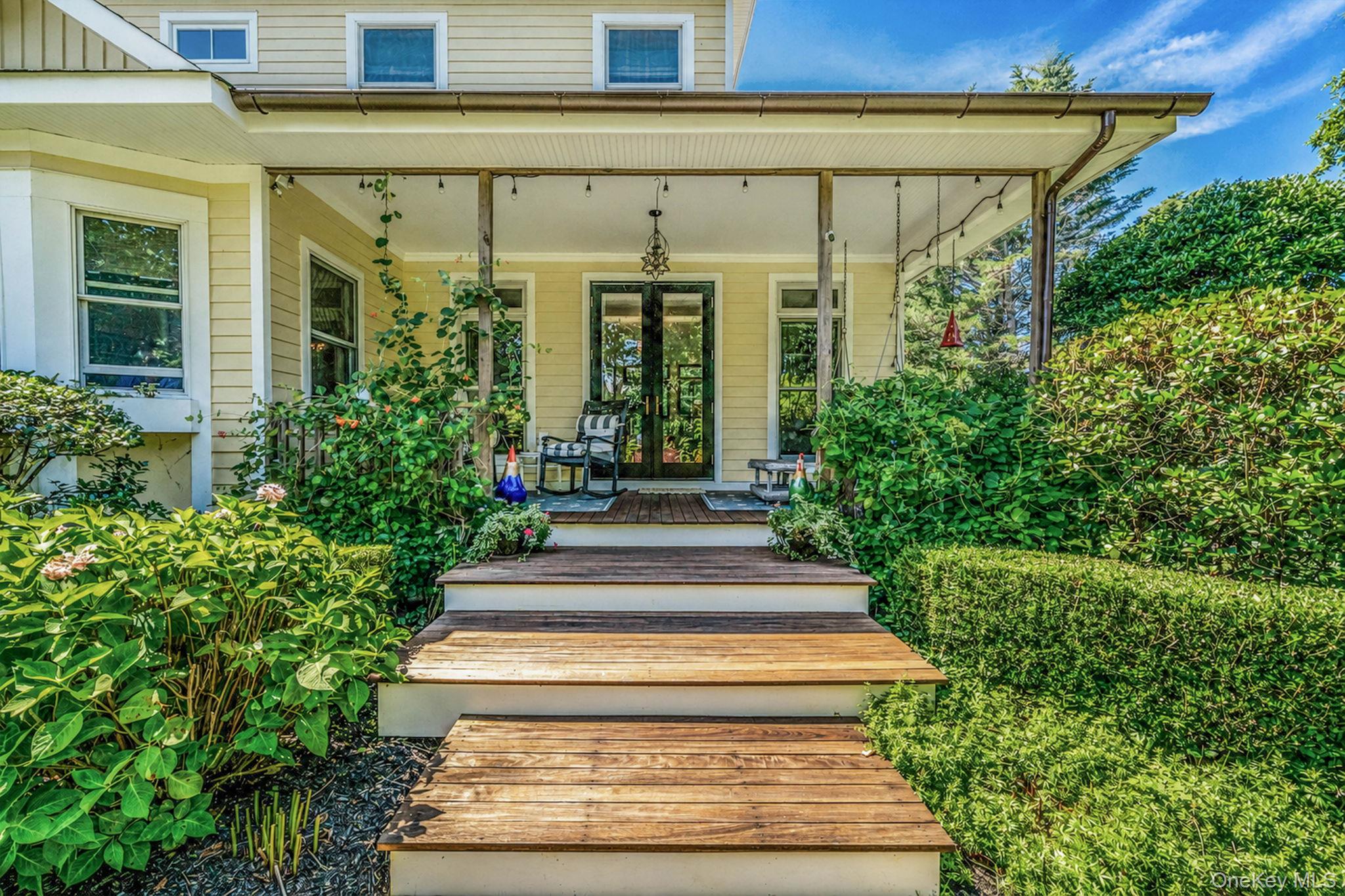 8 Jackson Avenue