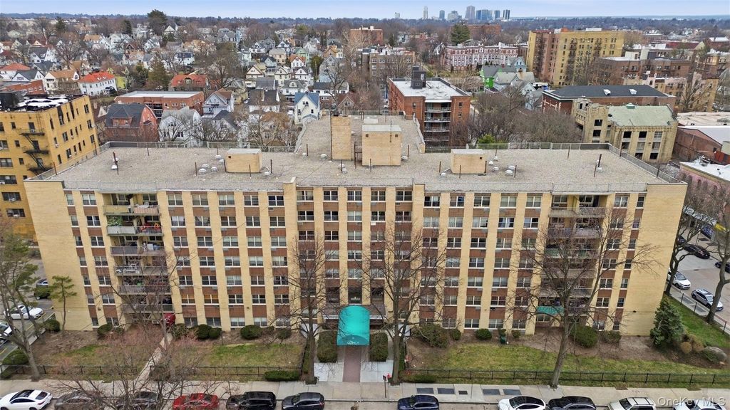 Photo of 11 Park Avenue #4g, Mount Vernon, NY 10550 (MLS # 976170)