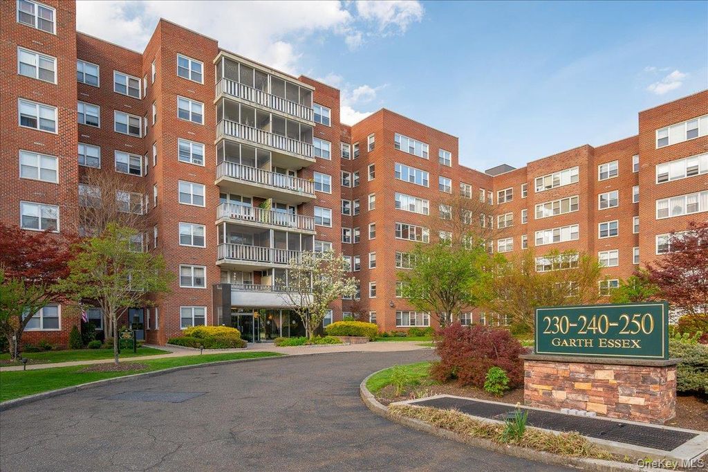 Photo of 230 Garth Road #7D1, Scarsdale, NY 10583 (MLS # 985665)