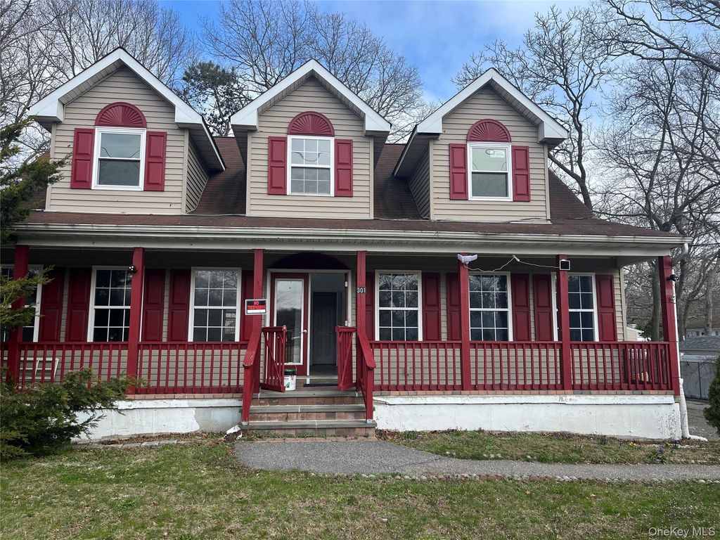 Photo of 301 WILLIAM FLOYD PK William Floyd Parkway, Shirley, NY 11967 (MLS # 986753)