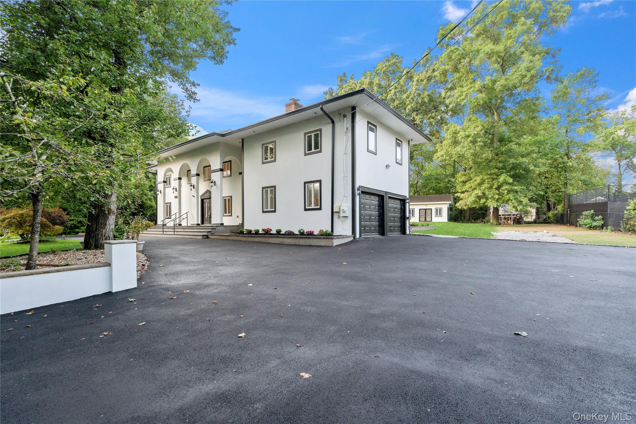 369 Vanderbilt Parkway