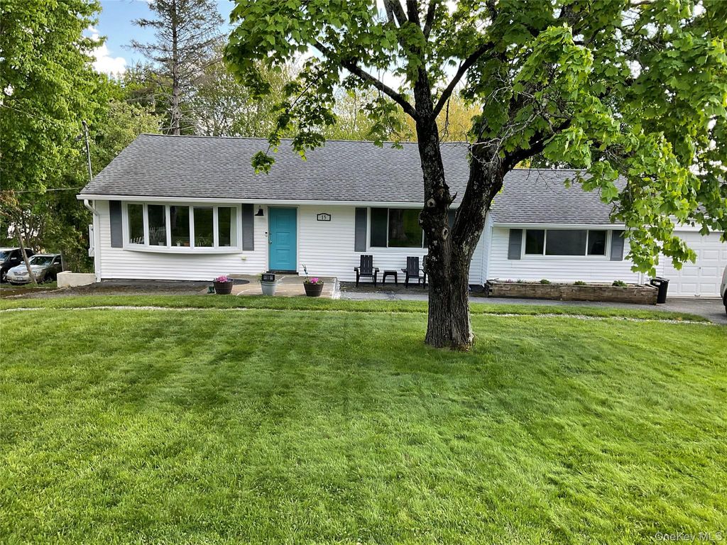 Photo of 15 Brooker Drive, Newburgh, NY 12550 (MLS # 994096)