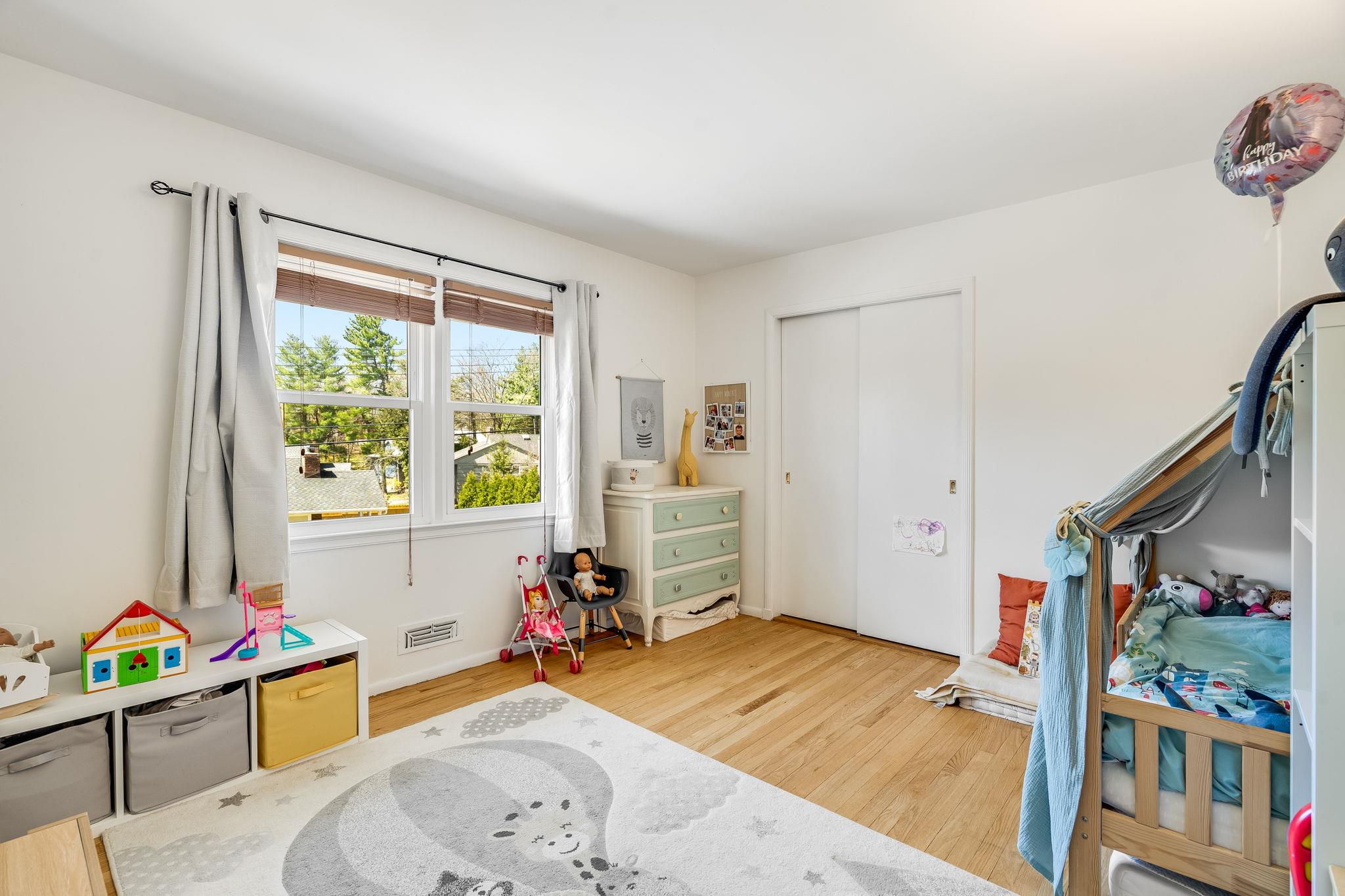 10 Doris Drive, Scarsdale, New York image 12