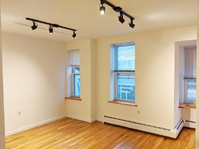 Academy, Poughkeepsie, New York - 1 Bedrooms  
1 Bathrooms  
4 Rooms - 